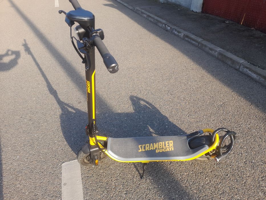 Vând trotineta electrică Scrambler Ducati City Cross-E, 10 inch