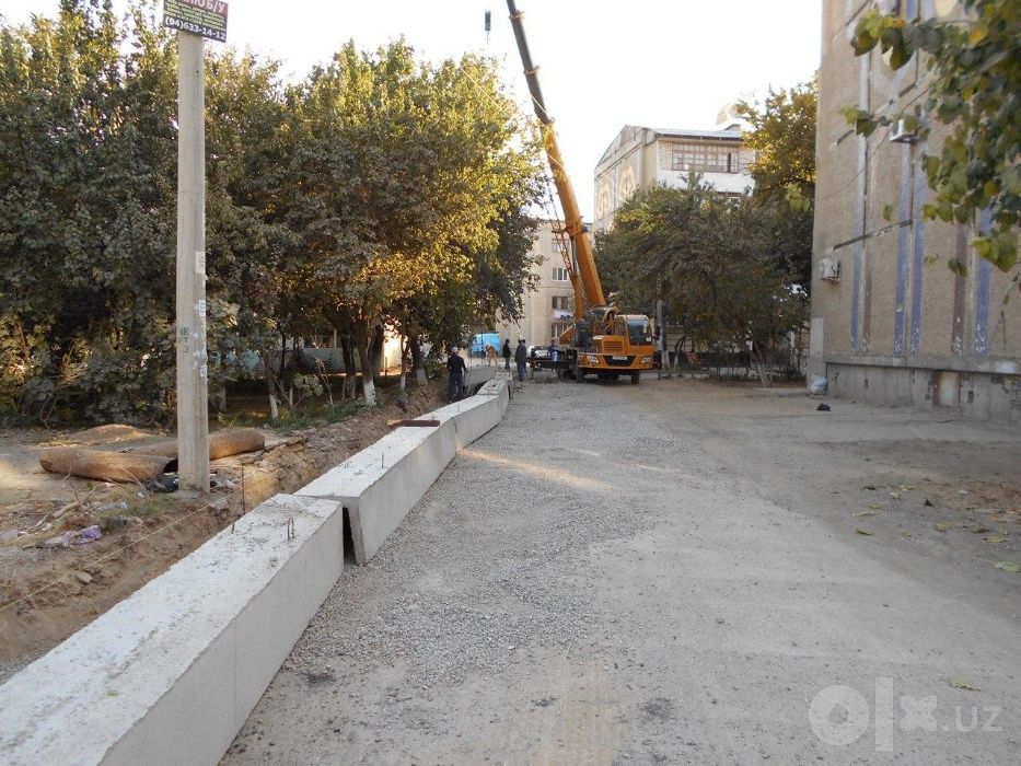 Строим дороги, укладываем асфальт, устанавливаем лотки и люки