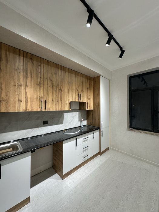 Srochno Stroy mart ropasida Palma dom Ibn Sinoda  2 xona sotiladi