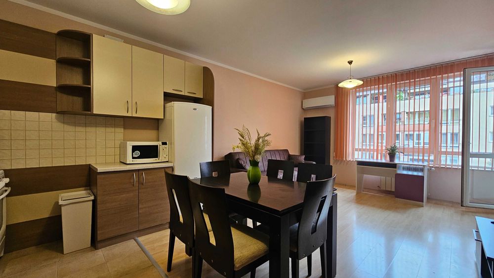 Дава се под наем Двустаен апартамент в София, Красно село - 70 кв.м за 630 € - Снимка #1