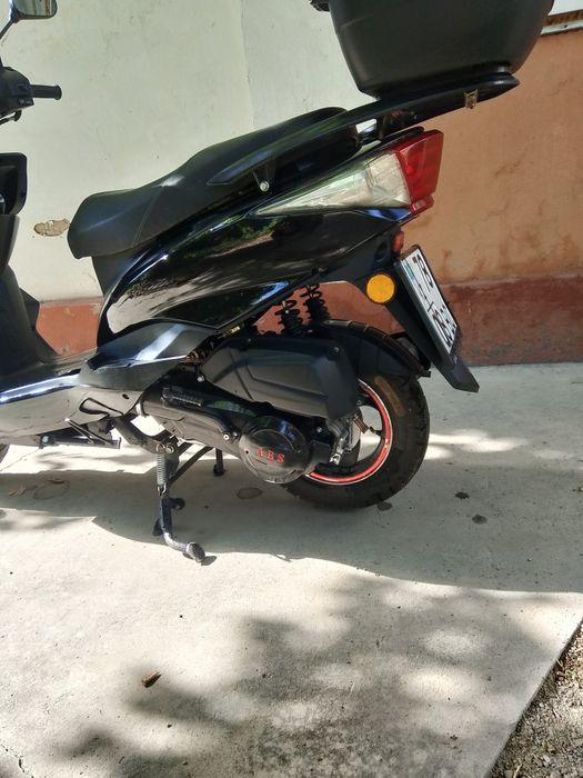 Продам скутер в харошам стояние