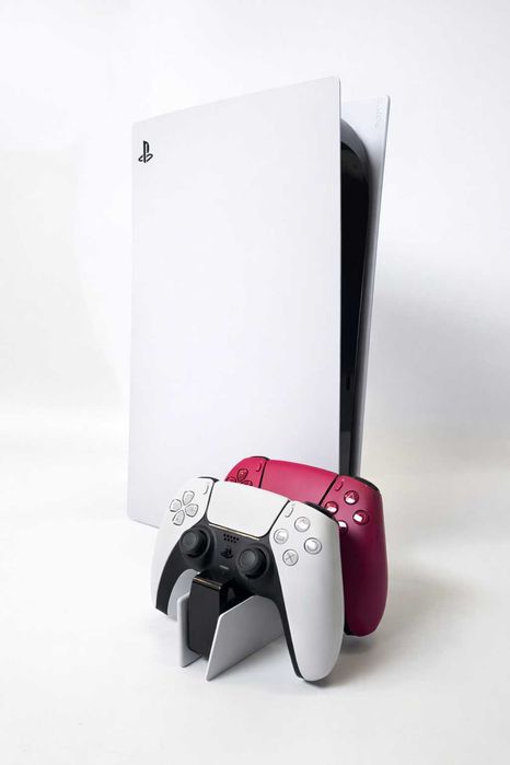 PlayStation 5 PS5 Disc Edition + 2 controllere + Charging Station