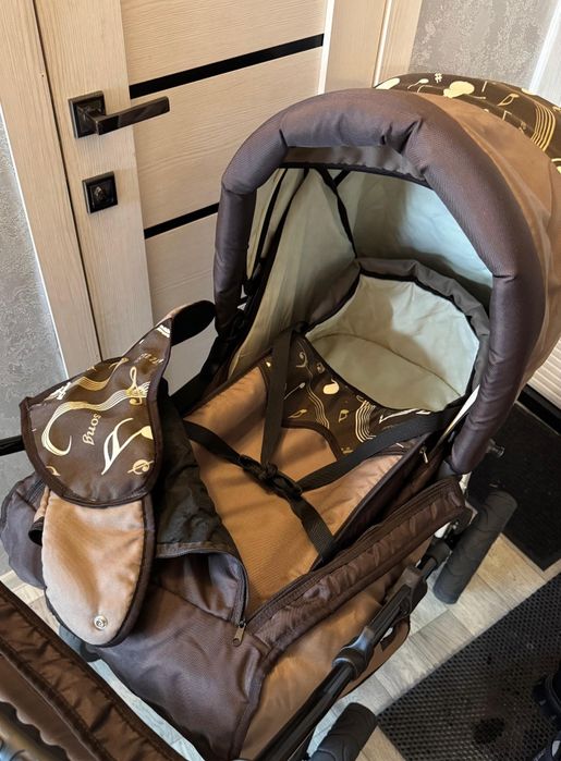 Продам Коляску. Зима-Лето. 15к.