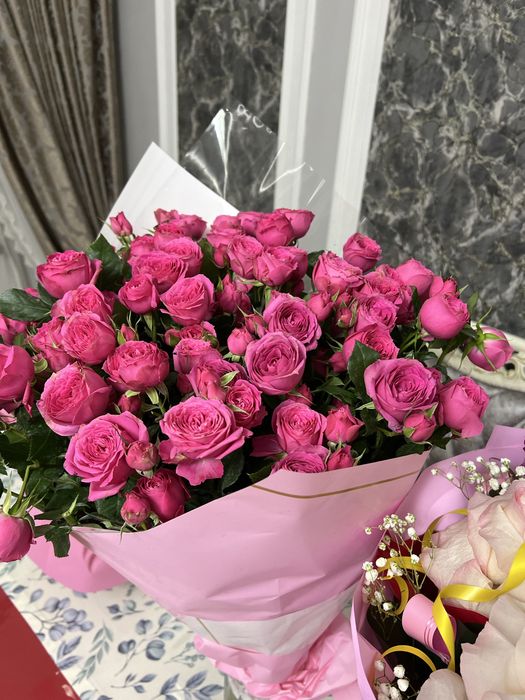 Букет роз пионовидных кустовых