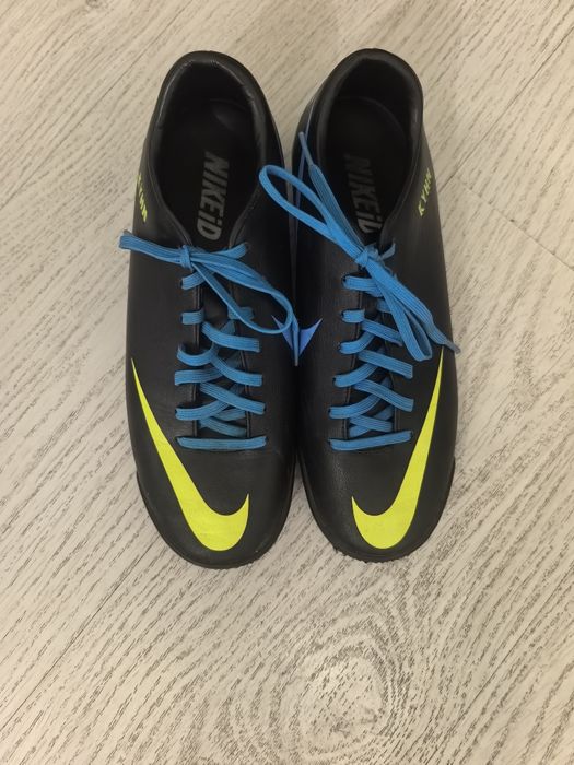 NIKE обувки за футбол