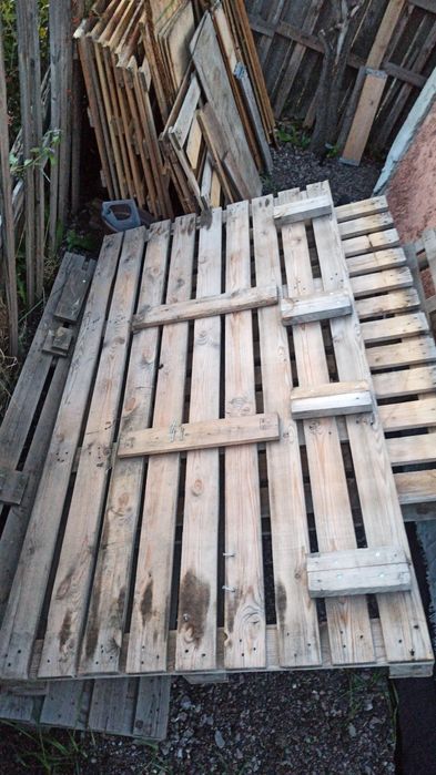 Продаю поддоны в хорошем состоянии