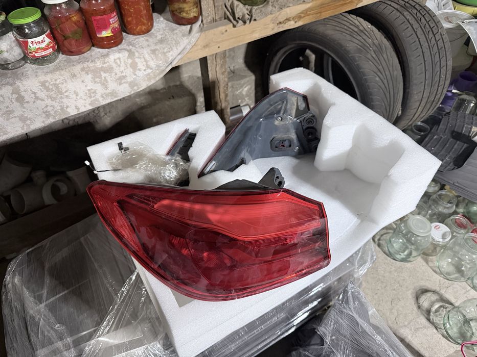 Задний фонарь g30