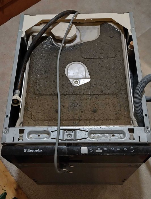 Съдомиялна Electrolux ESL43020 (за ремонт)