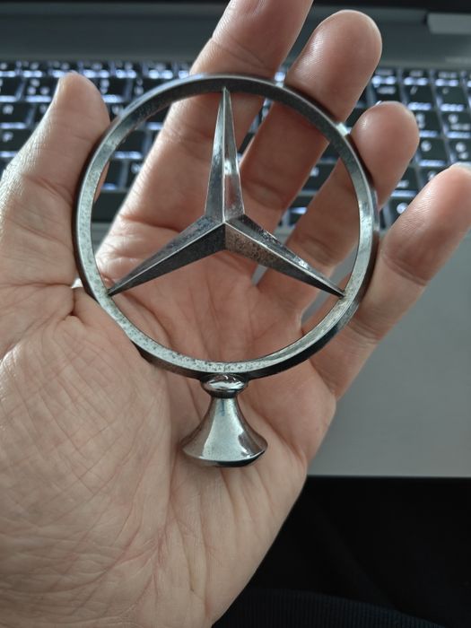 Vand emblema mercedes w115 și alte modele vechi din anii 70
