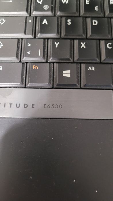 Laptop Dell Latitude E6530 i5-3320M 2.6 GHz / 6 GB / 1000 GB / Full HD