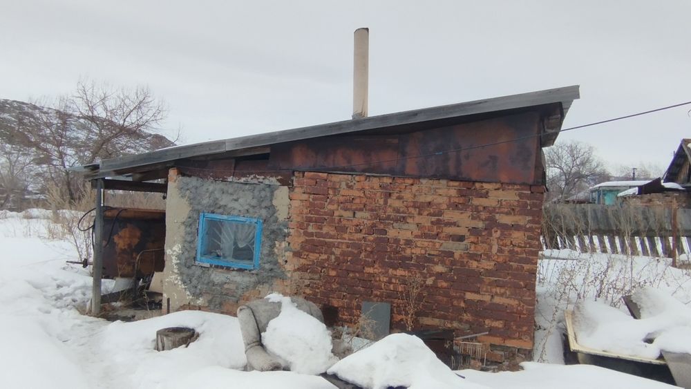 Продам дом бревенчатый.