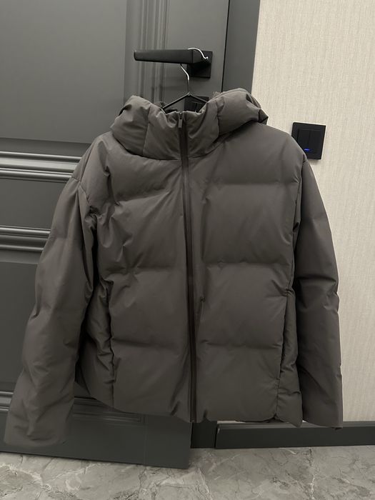 Пуховик Uniqlo с капюшоном