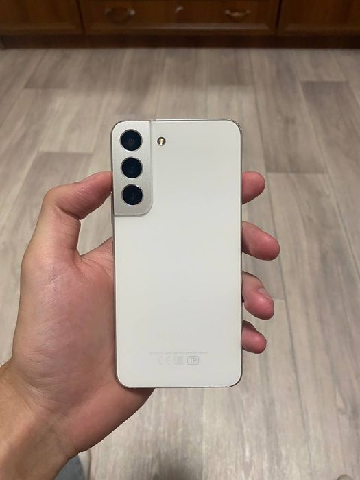 Продам Samsung s22 256gb