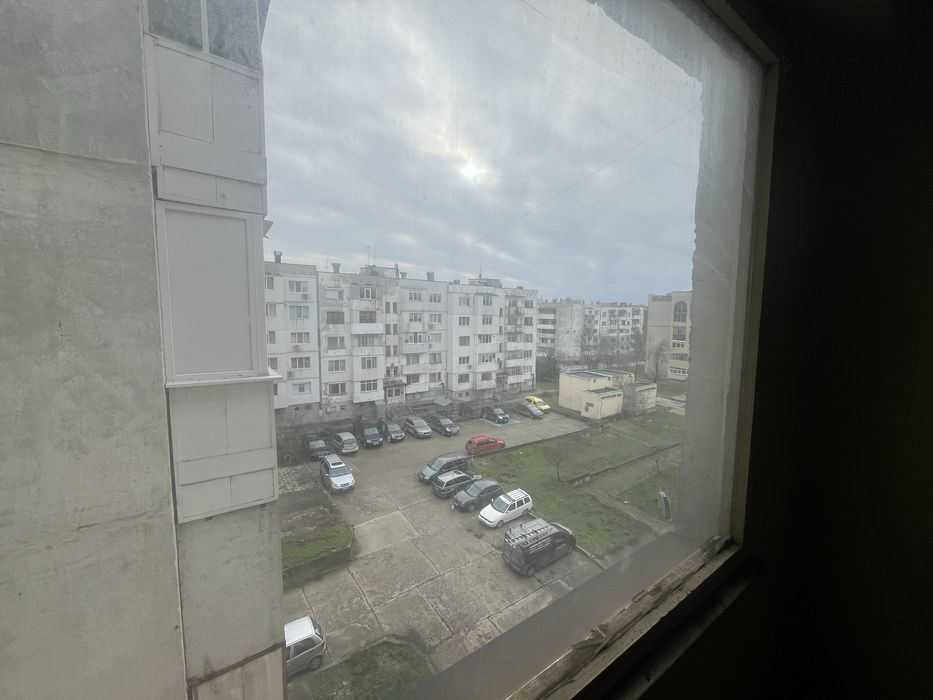 Продава се 3-стаен апартамент