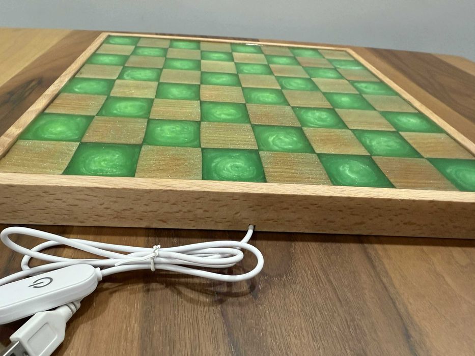 Уникален, ръчно изработен светещ декоративен шах