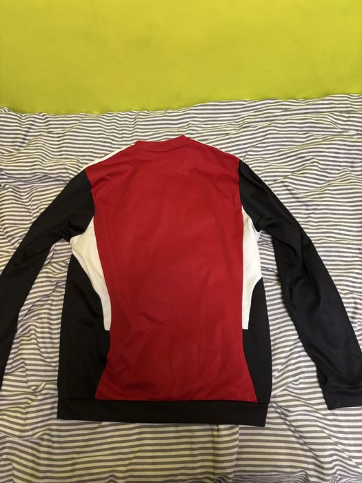 Adidas горнище на Милан размер М