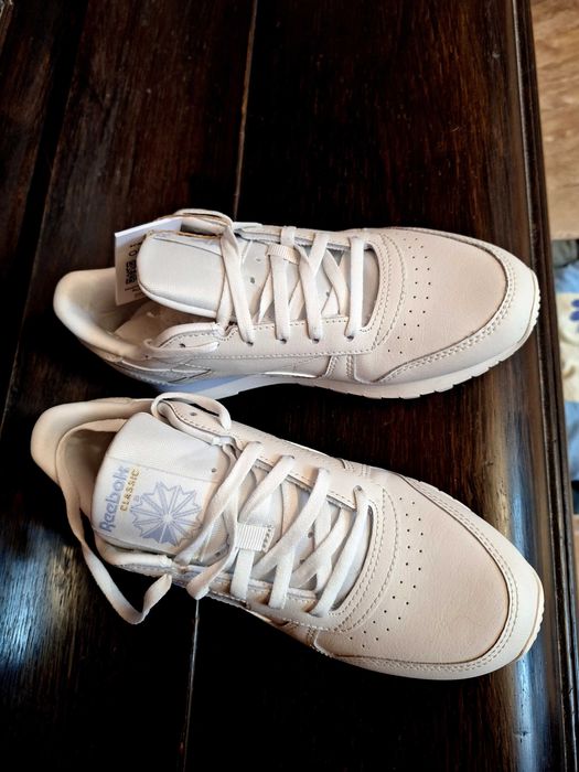 Продавам маратонки Reebok