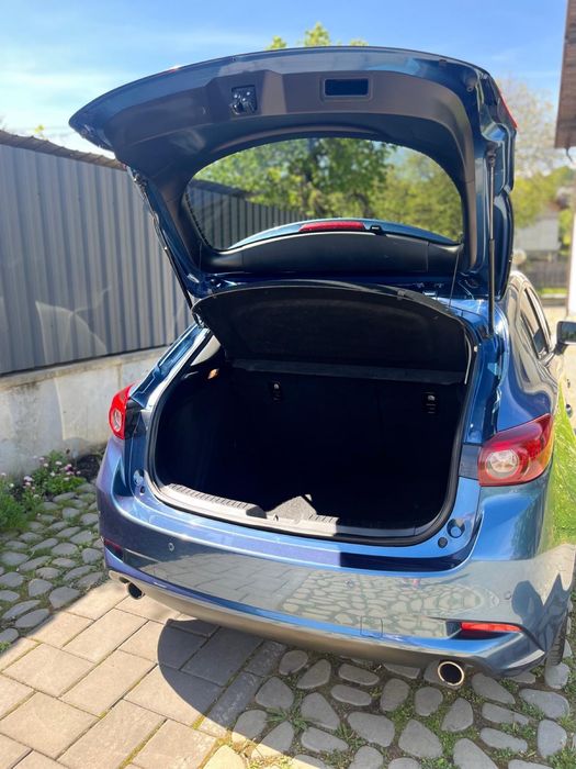 Mazda 3, motor 2.0 Skyactiv-G (aspirat natural, benzina), 120 CP, hatchback, fabricatie 2017, 130 000km, merge si arata impecabil