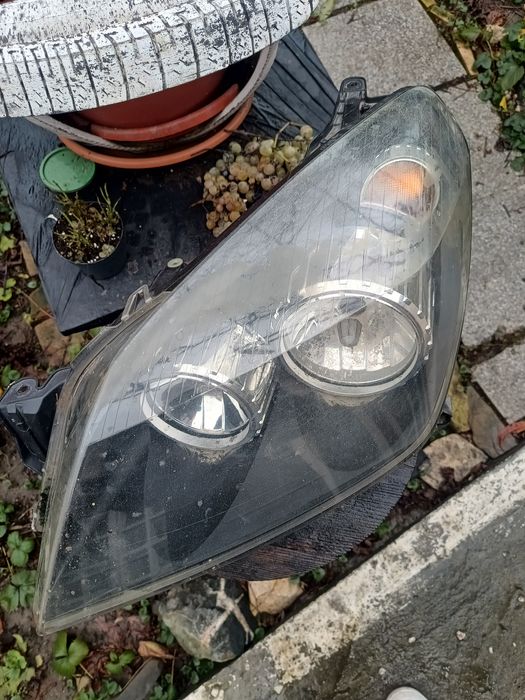Faruri stânga dreapta Opel Astra H
