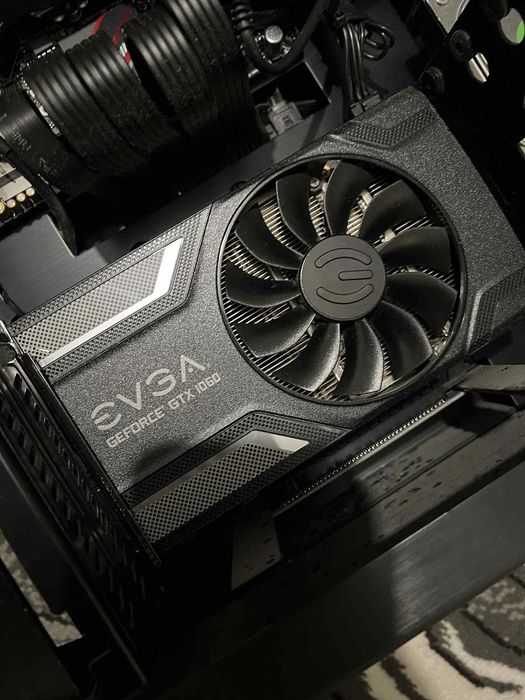 Геймърски Компютър MSI - i7-7700K, GTX 1060 (6GB),16GB RAM, SSD 512 GB