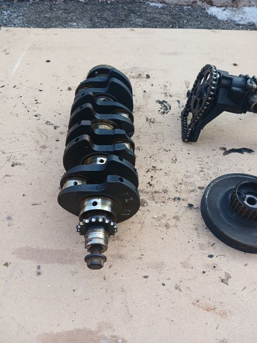 Каленвал Фольксваген Гольф2 объем 1,3