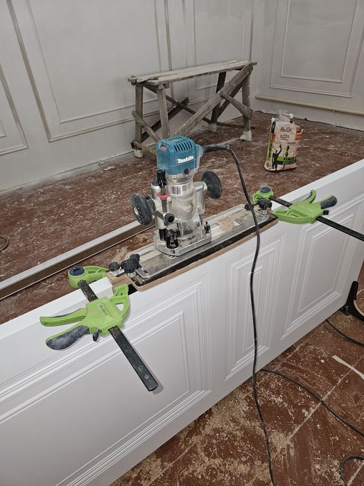 Устанопка двер . Есік орнату