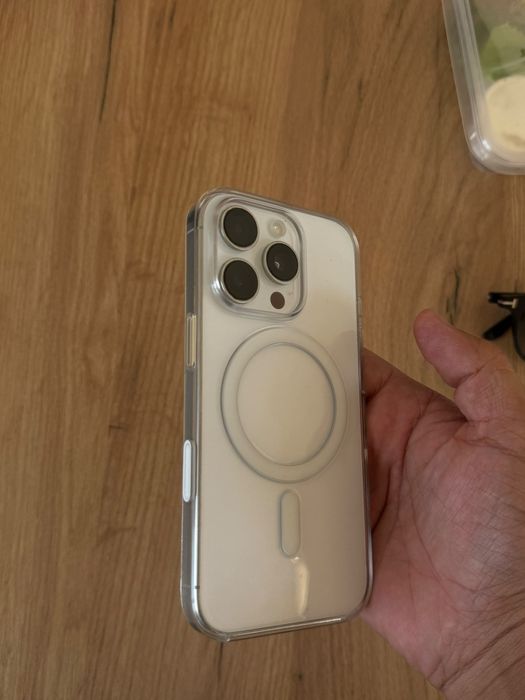 Iphone 16 pro.  Айфон 16 про