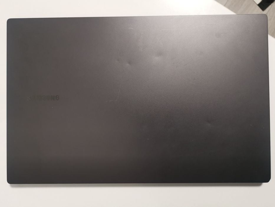 Лаптоп Samsung Galaxy Book Pro  2, 15.6"AMOLED, Intel I5 evo, 512GB NVMe, 8GB ram