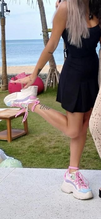 Adidasi Renee purtati o singura data