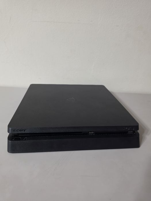 Sony playstation 4 slim
