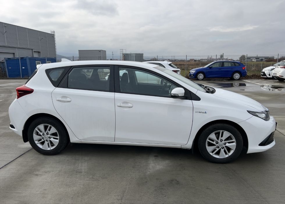 Inchirieri auto tazz bolt glovo wolt rent a car