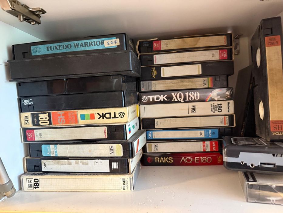 Set lot casete VHS video si cd uri cu muzica filme