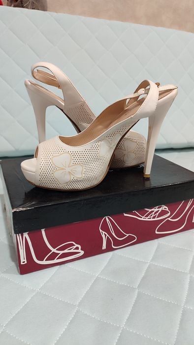 Женская обувь  , 38 размер