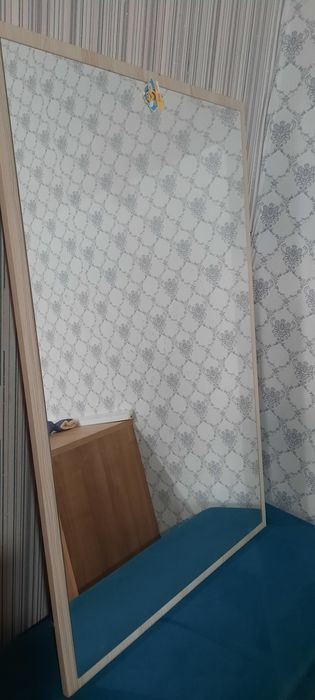 Продам настенное зеркало