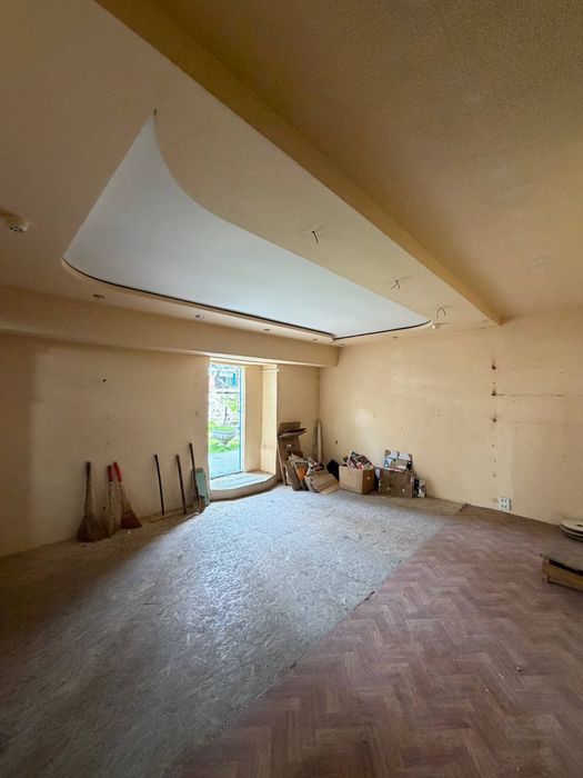 Срочно продается нежилое помещение Ц5 аллайский