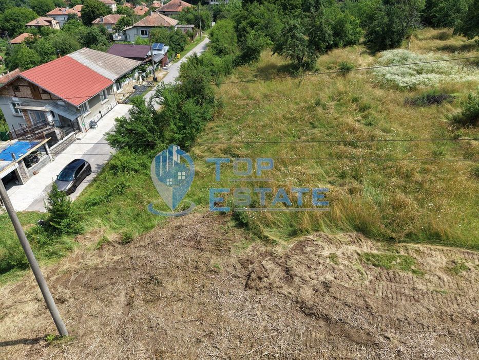 Парцел в регулация в близост до центъра на град Плачковци