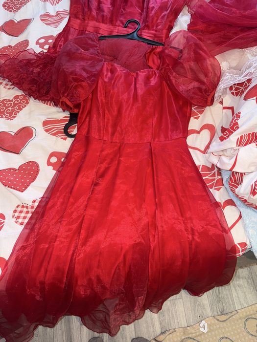 Қызыл ұзын көйлектер,размер 46-48