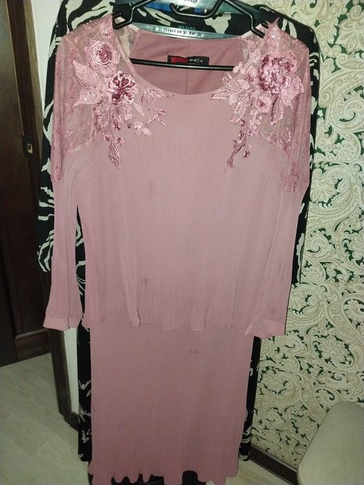 Женские нарядные платья