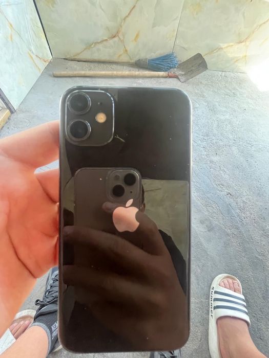 Продаю Айфон 11.