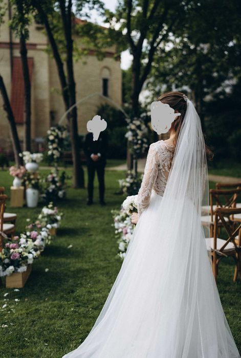 Rochie de mireasa cu broderie cusuta manual