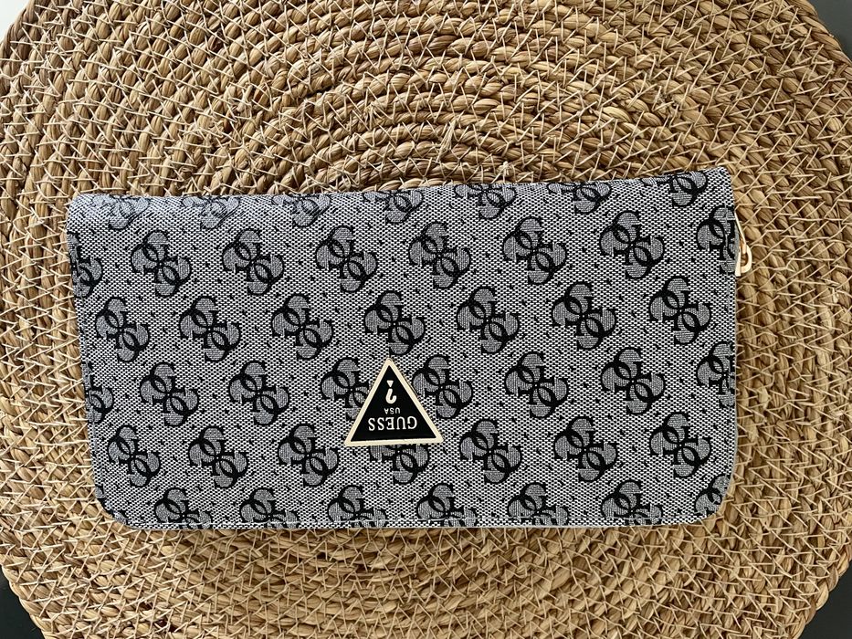 Дамско портмоне Guess