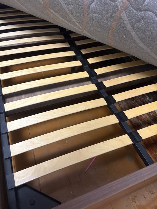 Кровать спальная