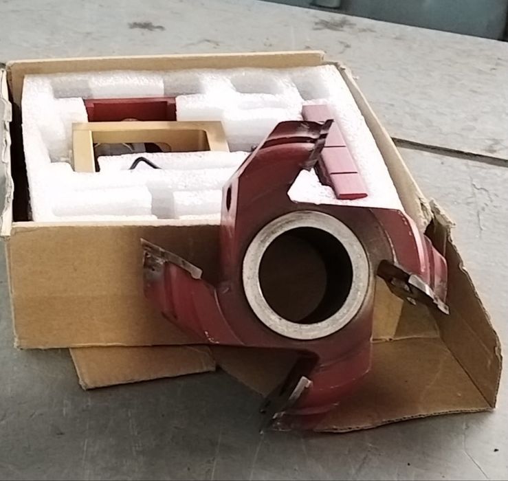 Насадная фреза по дереву