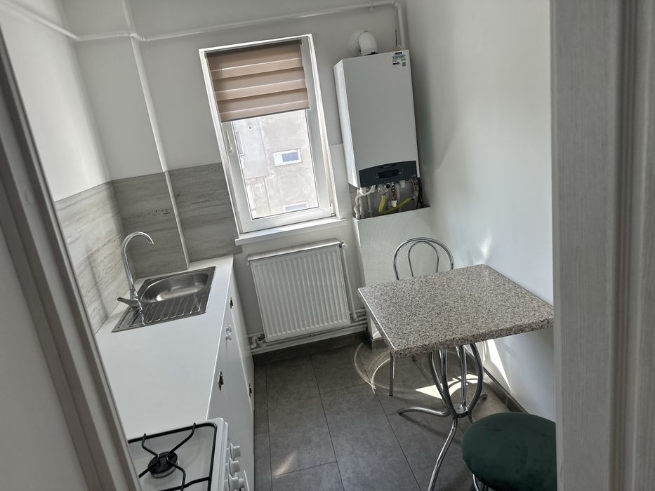 De închiriat: Apartament 2 camere -complet utilat – centrală proprie – Craiovita