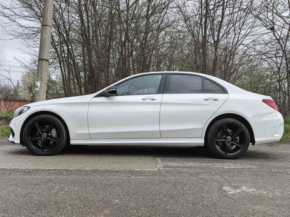 Mercedes-Benz C200 AMG line, 9 G-tronic, 4 Matic