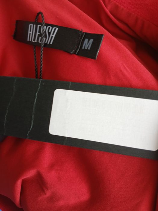 Червена рокля Alessa