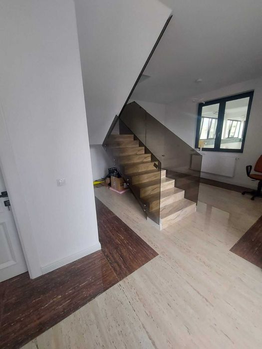 Balustrada de sticla