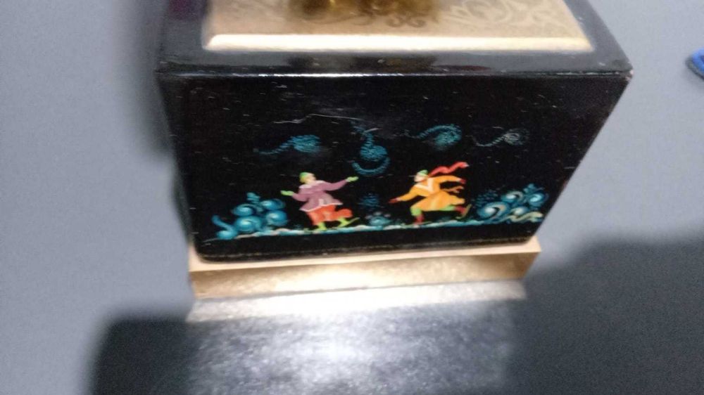 Настольные часы Весна