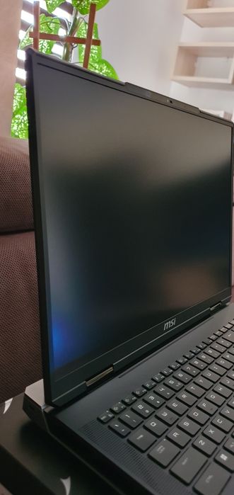 MSI Titan 18 HX A14VIG | RTX 4090 | i9‑14900HX | 128 GB DDR5 |4k 120Hz