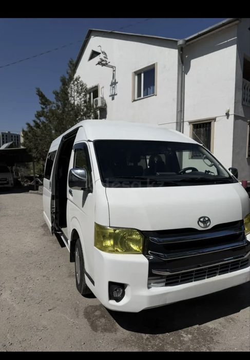 Продается Toyota Hiace 2011года